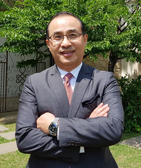 CEO of SE International